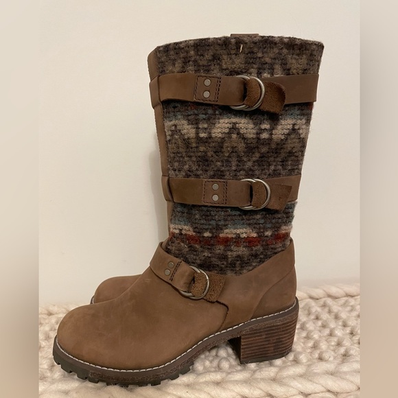 Woolrich Wool Tapestry Boots - Picture 4 of 11